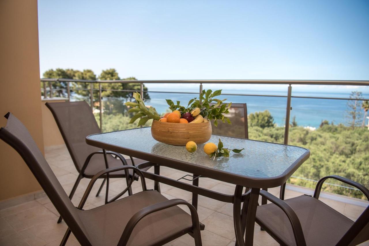 Akrotiri Sea View Suites Bagian luar foto