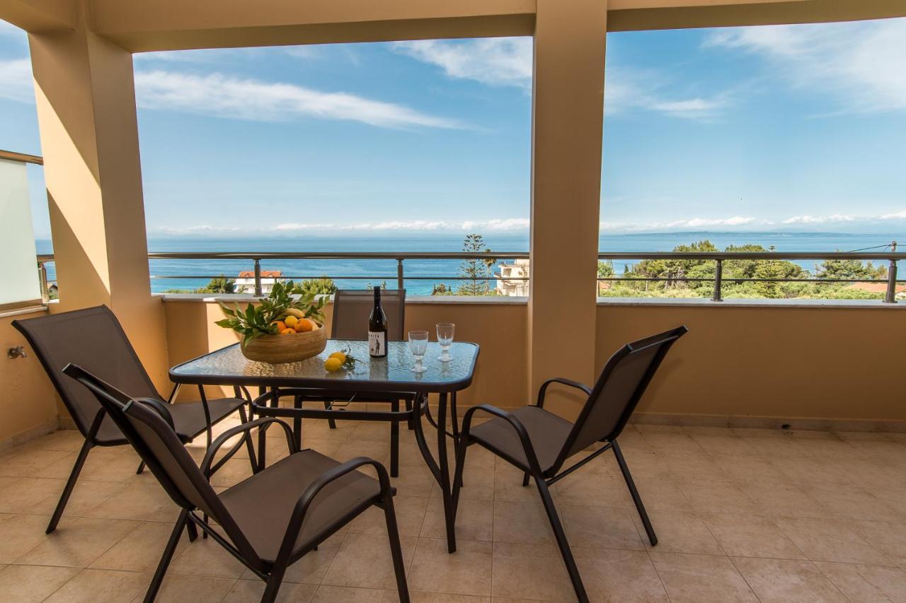 Akrotiri Sea View Suites Bagian luar foto